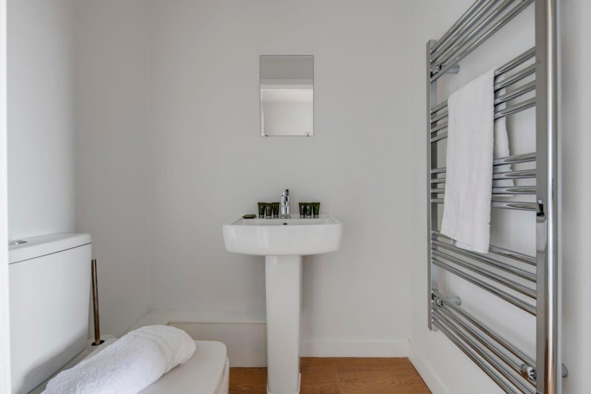 Spacious 1 Bedroom Apartment In A Converted Mill Leeds  Dış mekan fotoğraf