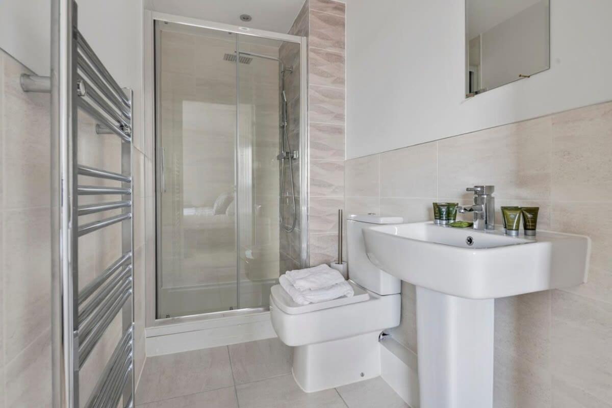 Spacious 1 Bedroom Apartment In A Converted Mill Leeds  Dış mekan fotoğraf
